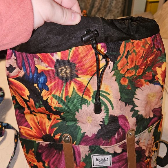 Hershel Supply Co. Retreat backpack - Picture 4 of 4